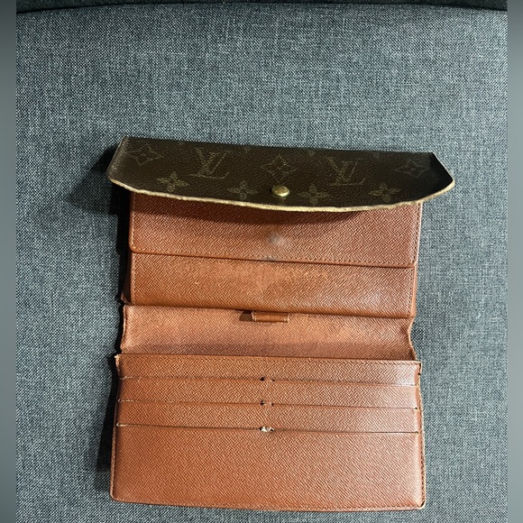 Louis Vuitton Vintage Long Wallet - Picture 4 of 9